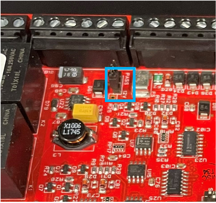 図 9. ボードに渡される電圧 (12V)