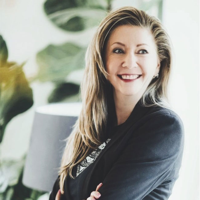 Helen Rabe Headshot